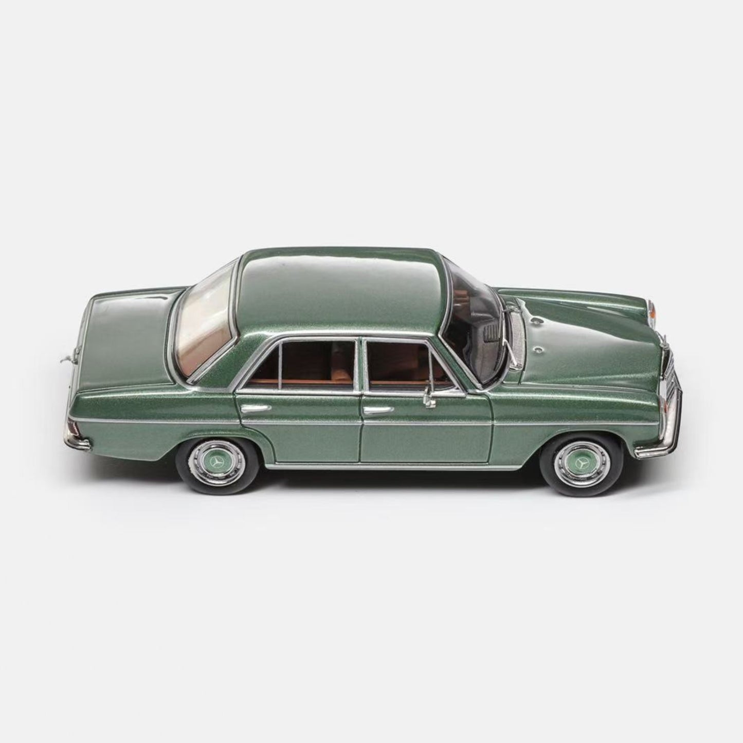 Maxwell Models - Pre-Order - Mercedes-Benz 200 W114, Metallic green - MW64-W114-MGRN