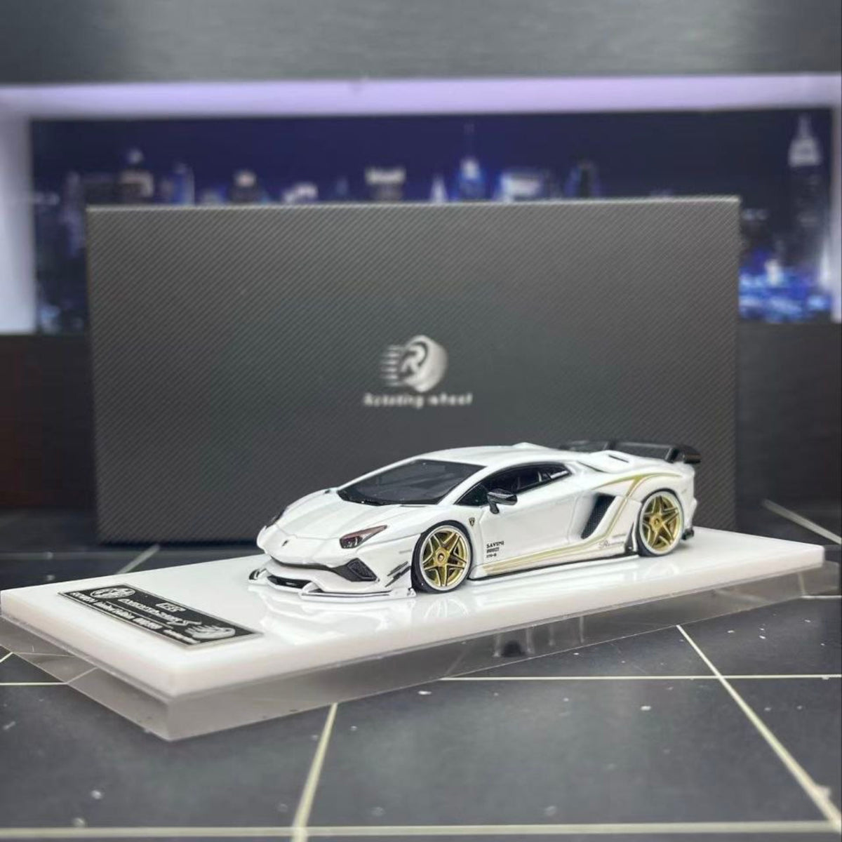 Rotating Wheel - Rowen Aventador S LP740-4 - Pearl White - RW64-LP740-WHI