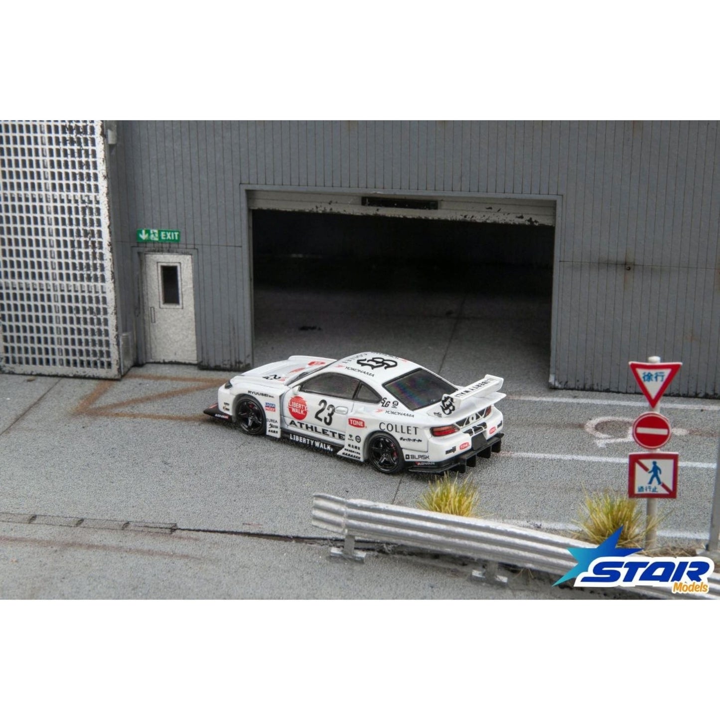 StarModel - Pre-Order - S15 Silvia Liberty Walk - Athelte #23 - SM64-LBS15-RWHI