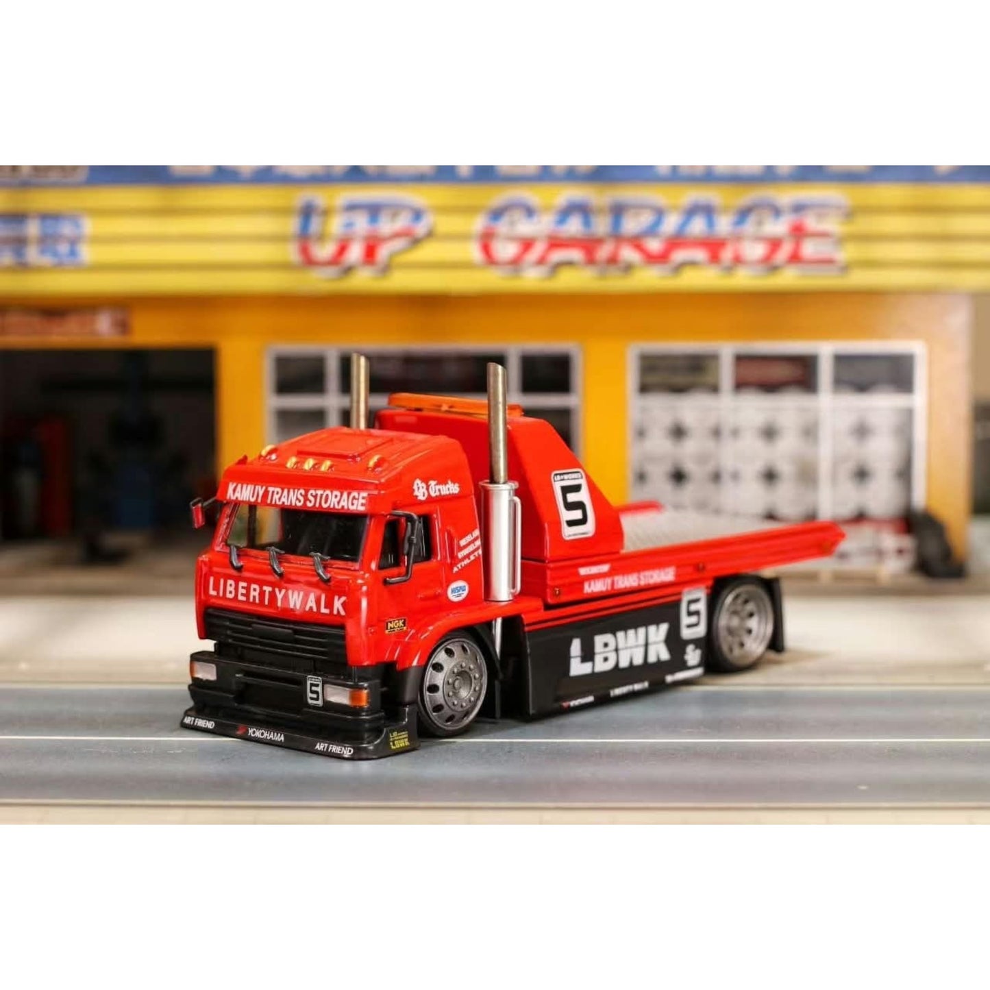 StreetWeapon - Pre-Order - LBWK Kamaz Tow Truck, red - STW64-KAM-RED