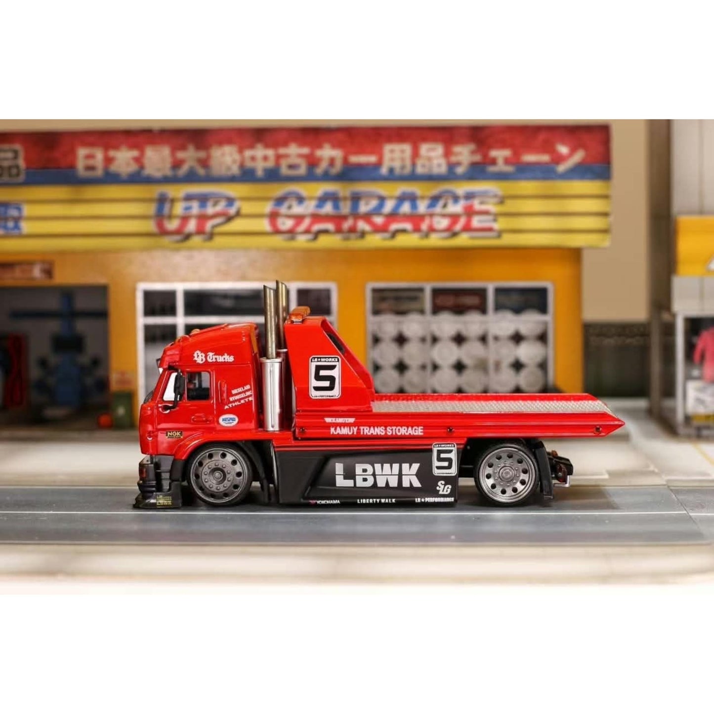 StreetWeapon - Pre-Order - LBWK Kamaz Tow Truck, red - STW64-KAM-RED