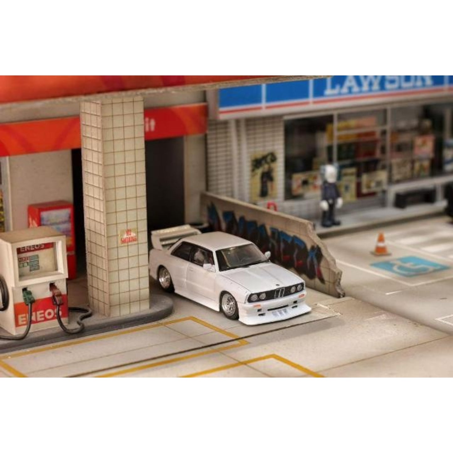 StreetWeapon - Pre-Order - BMW E30, white - STW237