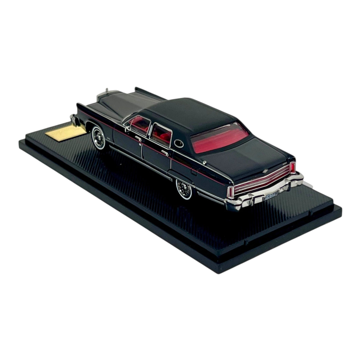 Turning Crush - 1979 Lincoln Continental Town Car, black - 60001