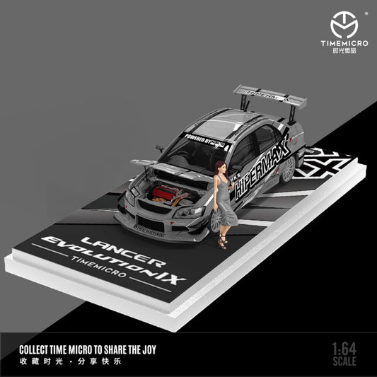 TimeMicro - Pre-Order - Mitsubishi Lancer EVO 9th Gen. Hipermax Metallic silver mit Figur - TM800210-1