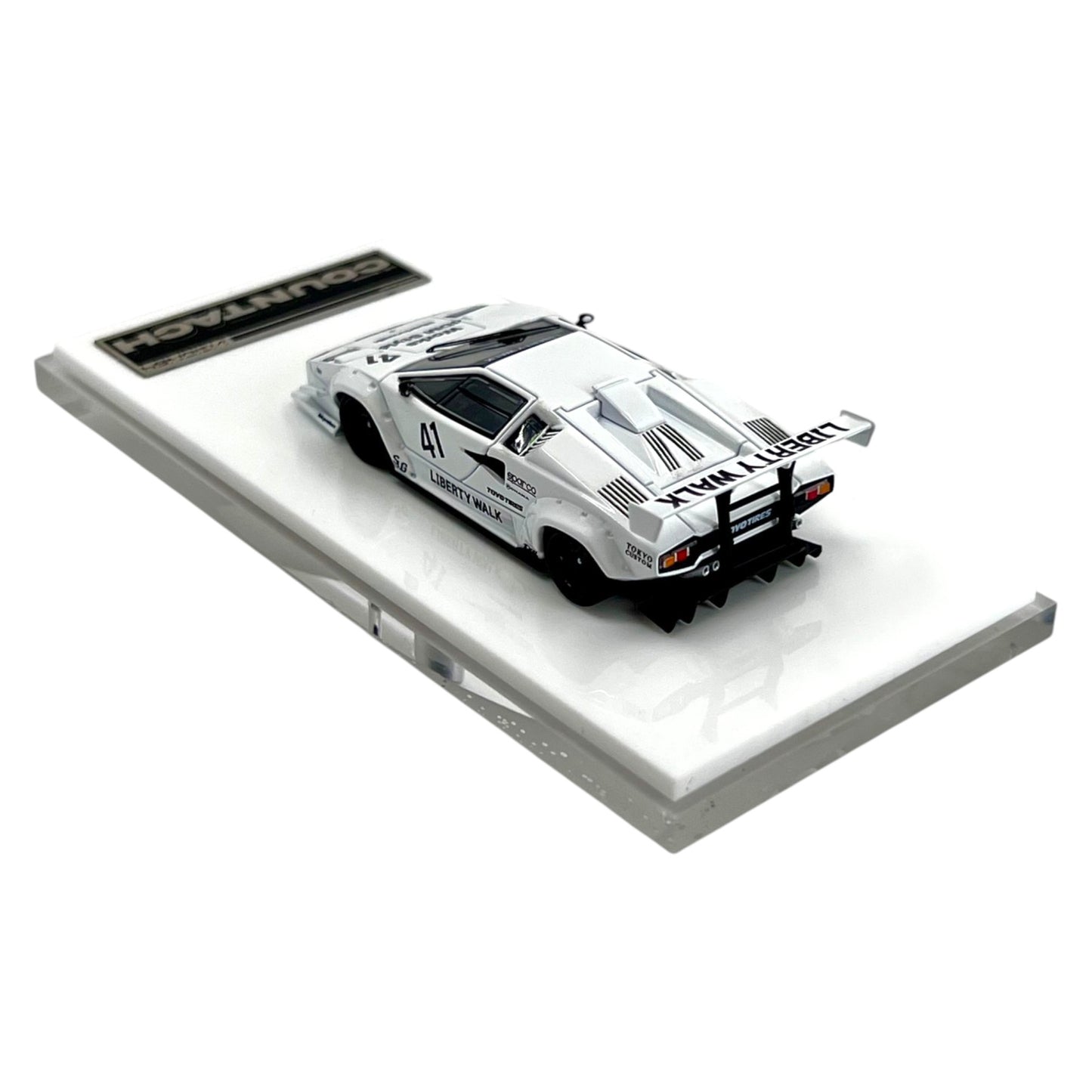 Vision64 - LBWK Countach, white - Luxury Version - VI64-LBC-WHI-L