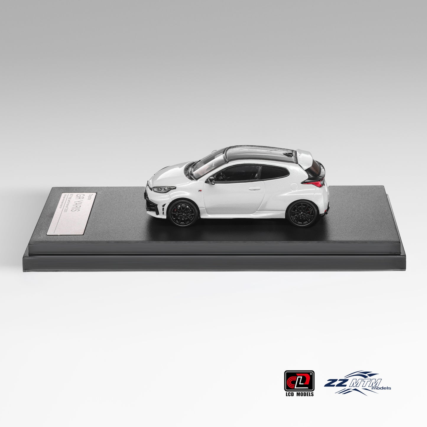 LCD Model - Pre-Order - GR YARIS RZ“High performance” 2024, White - ZZ64001D01-WH