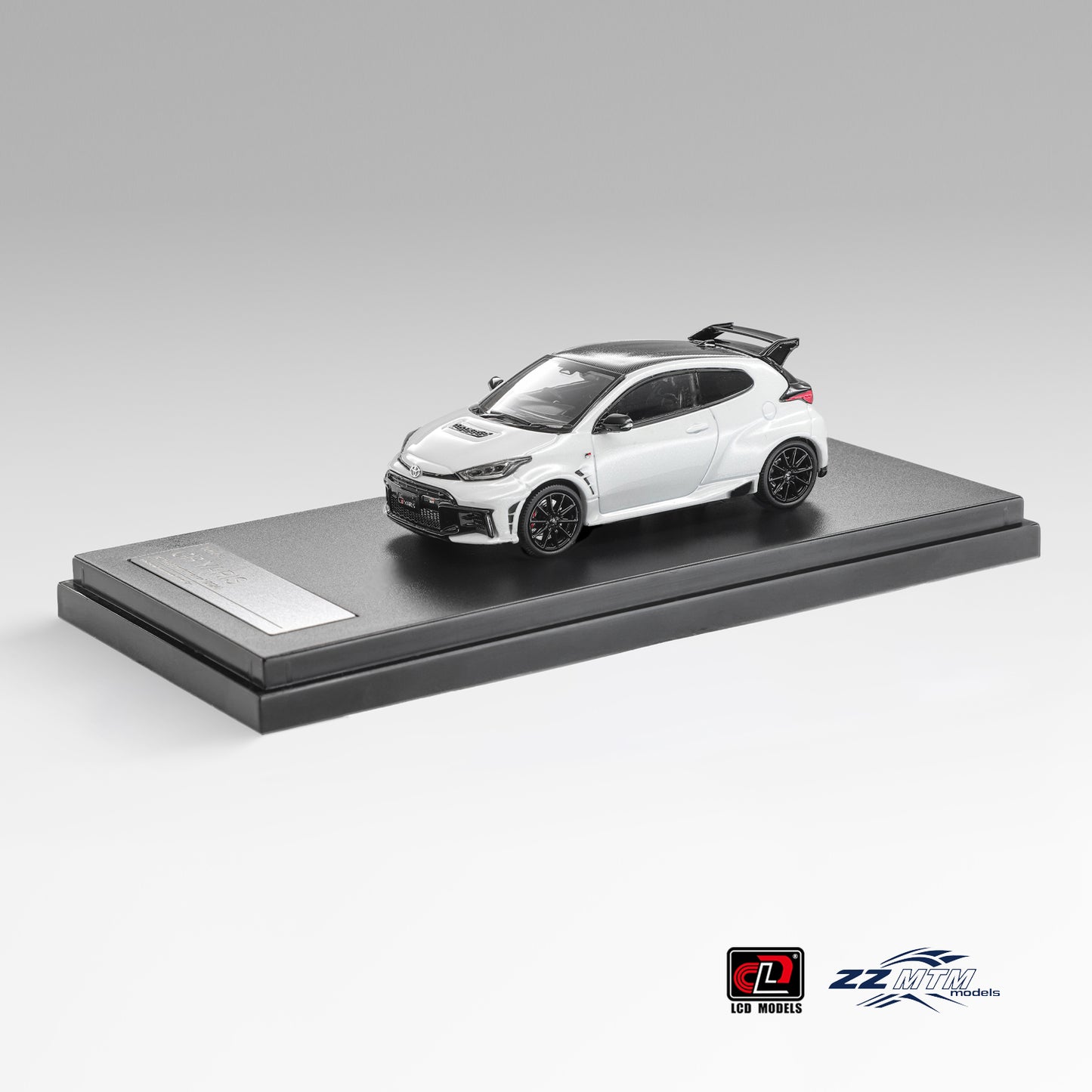 LCD Model - Pre-Order - GR YARIS “Aero performance package” 2025, White - ZZ64001D02-PW