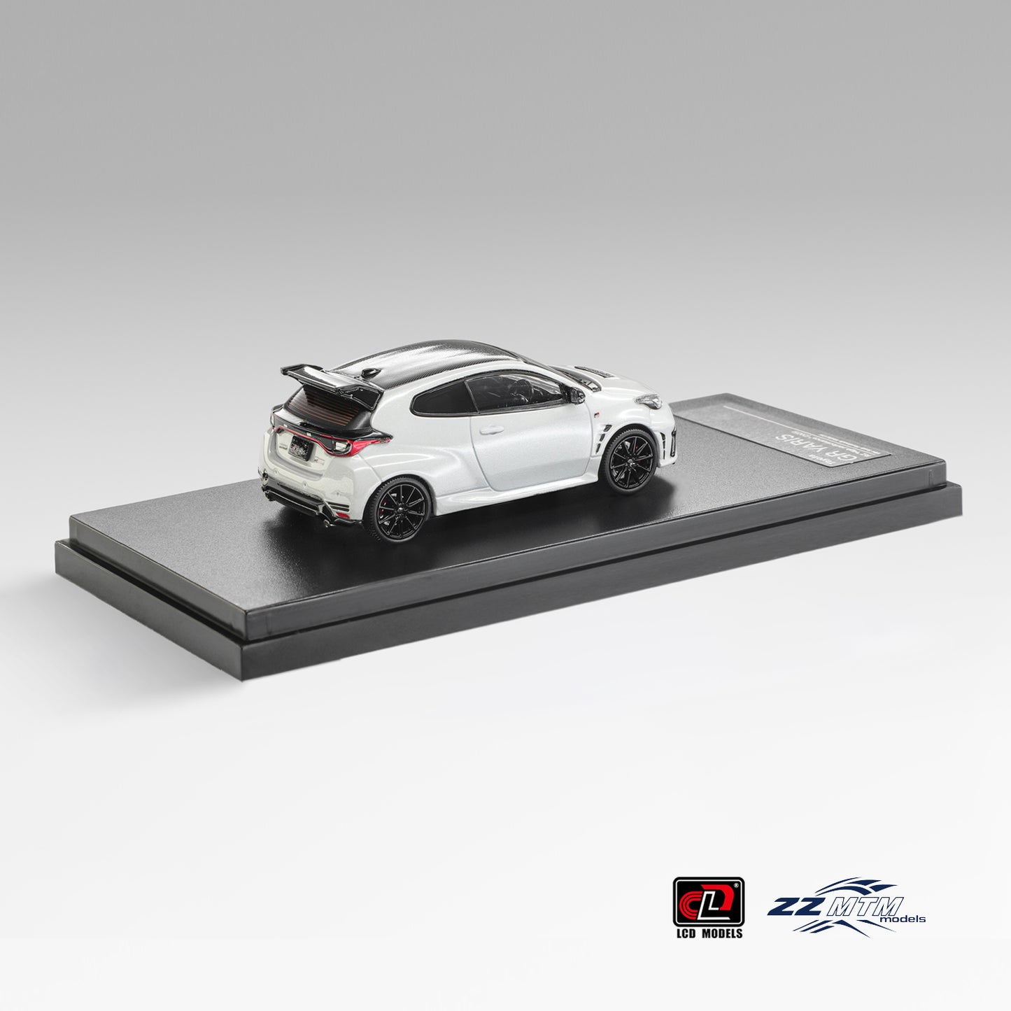 LCD Model - Pre-Order - GR YARIS “Aero performance package” 2025, White - ZZ64001D02-PW