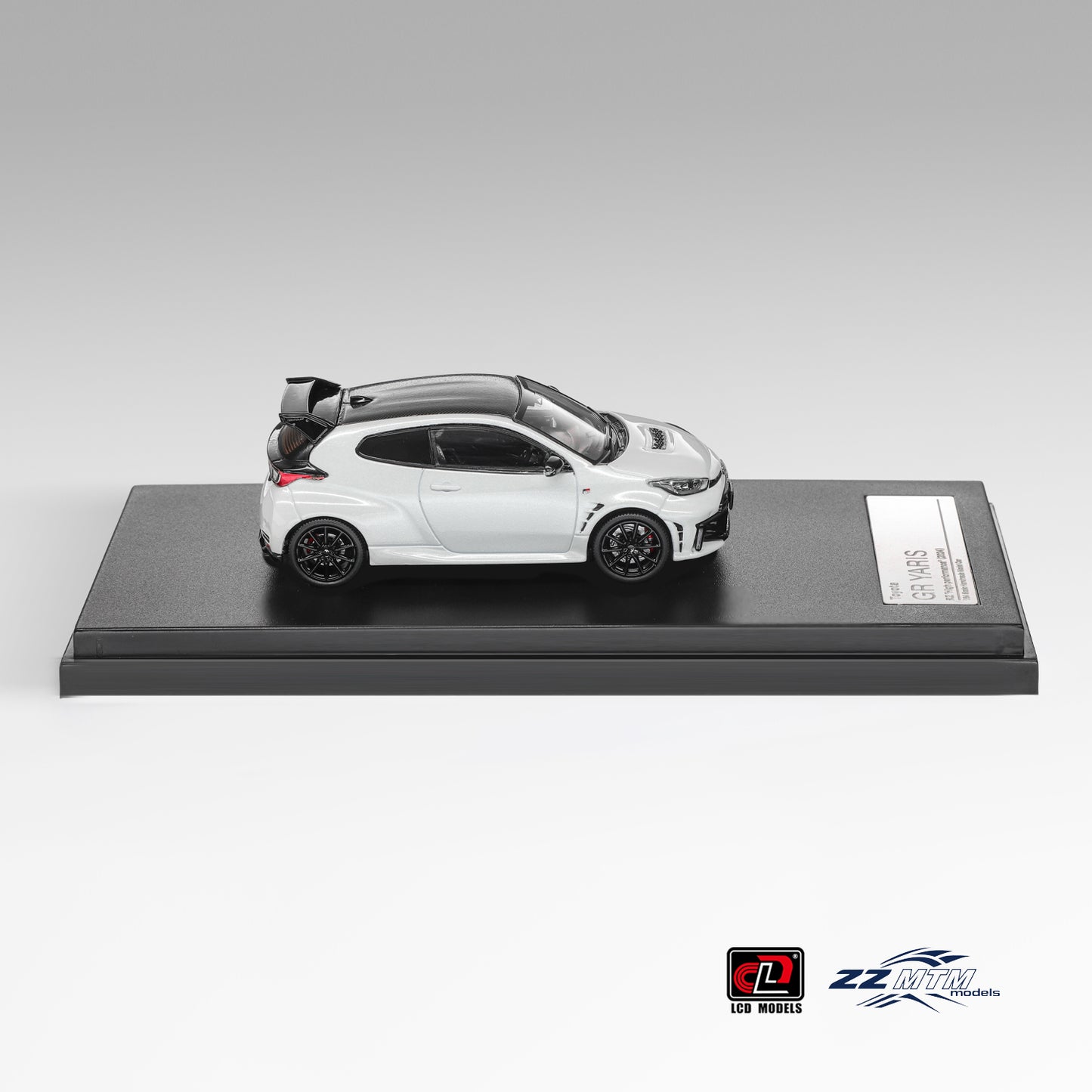 LCD Model - Pre-Order - GR YARIS “Aero performance package” 2025, White - ZZ64001D02-PW