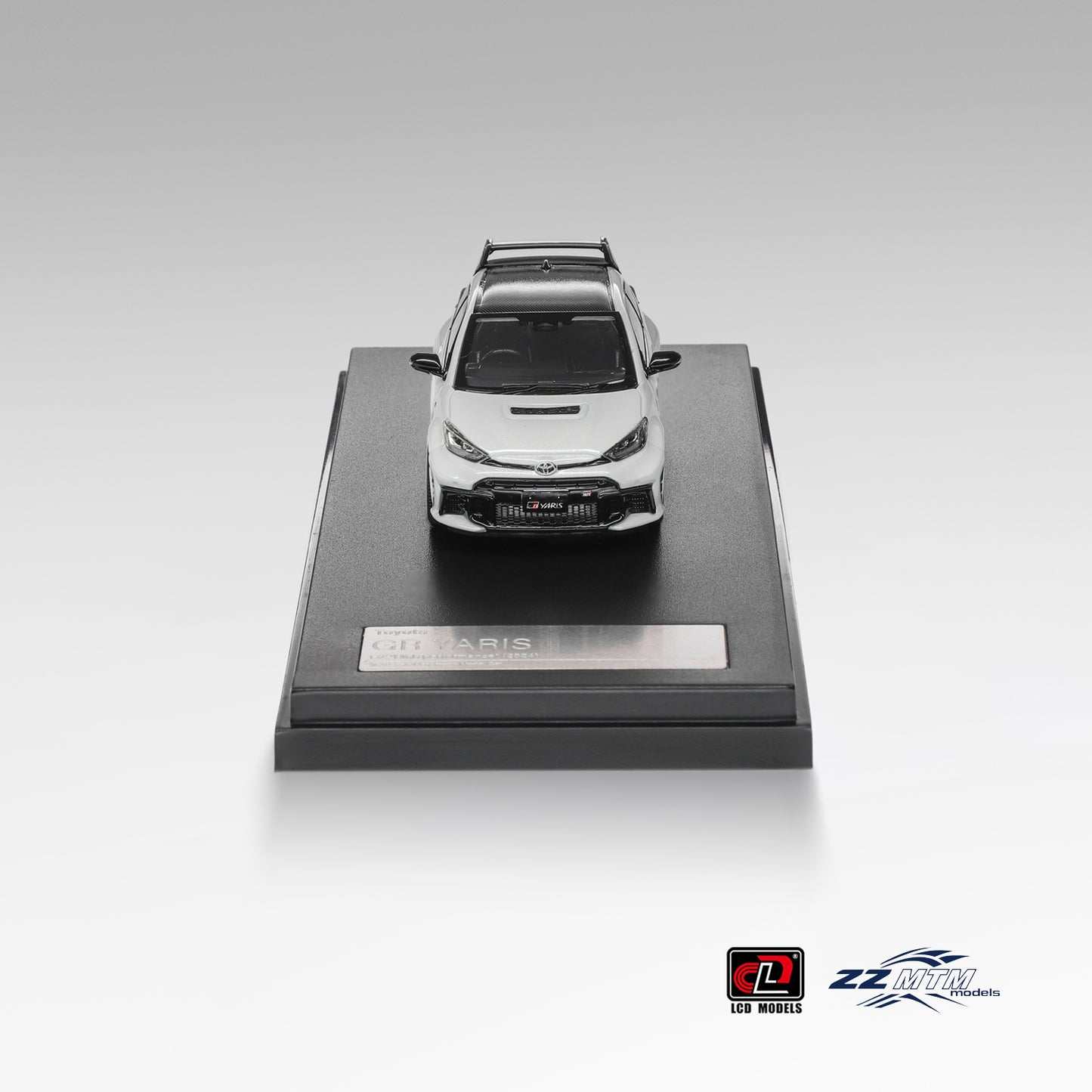 LCD Model - Pre-Order - GR YARIS “Aero performance package” 2025, White - ZZ64001D02-PW